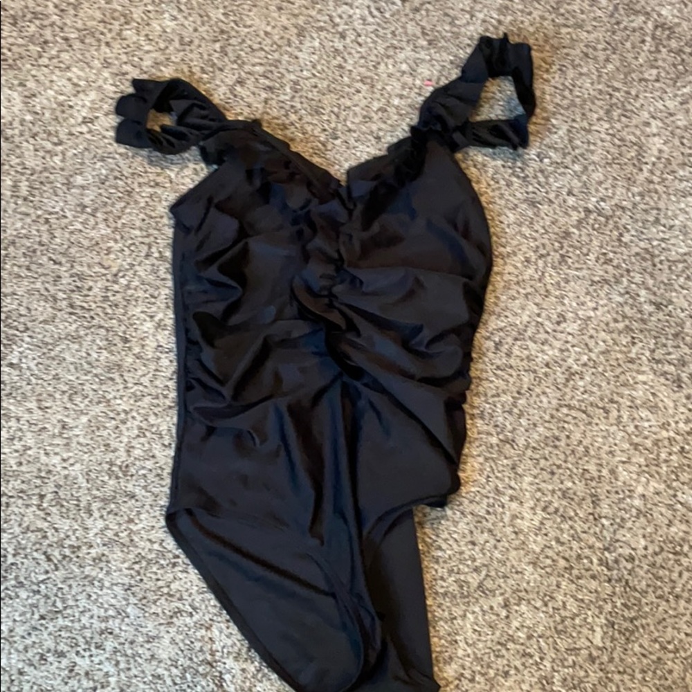 Off shoulder swim suit